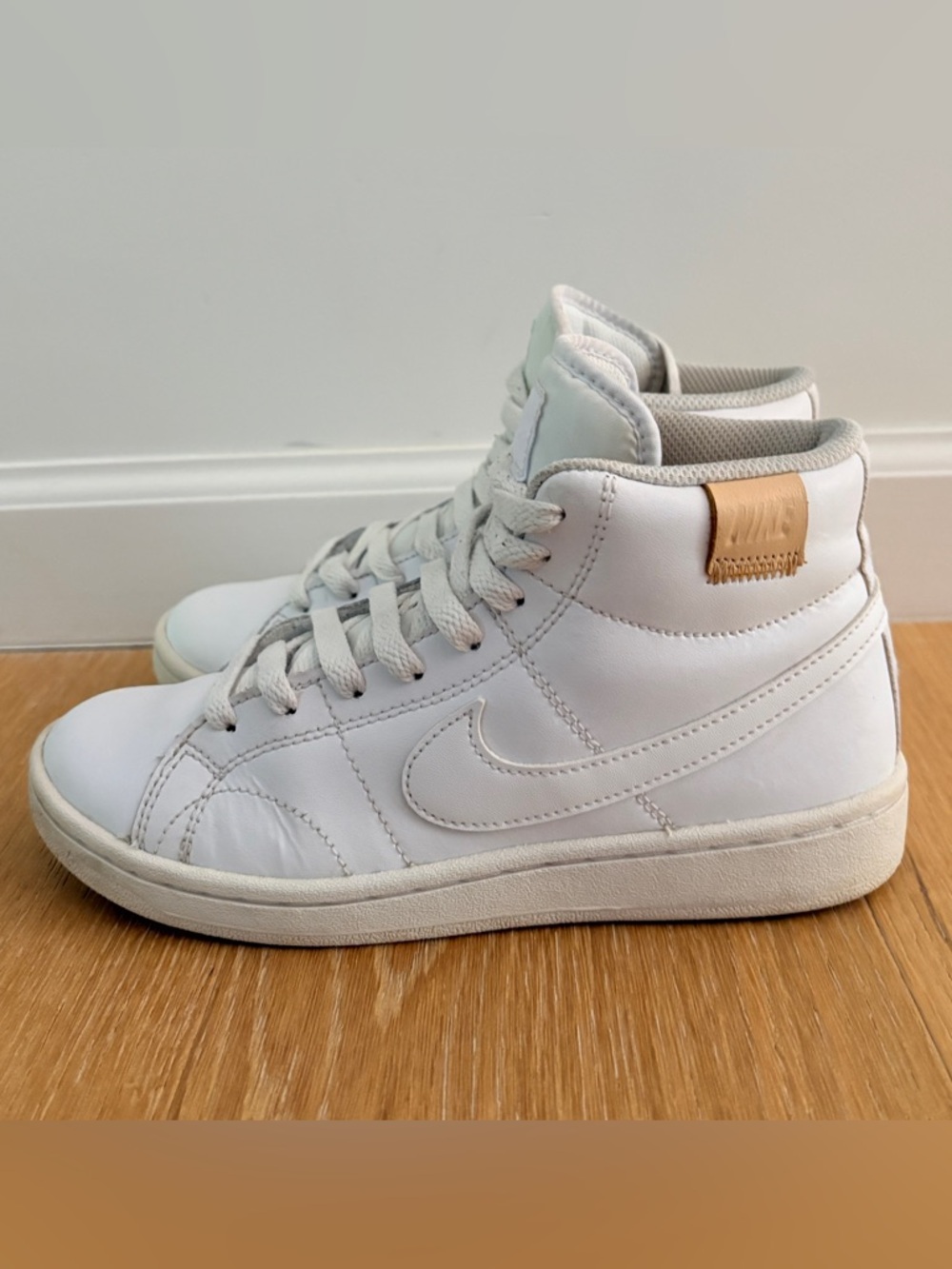 NIKE Court Royale 2 MID Triple White